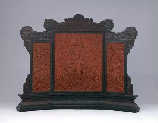 千涂万抹髹为底，刀走龙蛇出雕漆，用现代眼光鉴赏古老工艺！