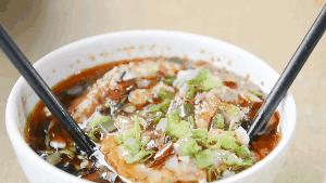 成都老苍蝇馆子一家没名字的冒菜,成都本地人吃的苍蝇馆子冒菜