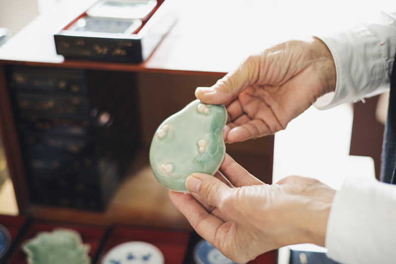 日本器皿｜画廊店主从母亲那里继承的东西~古伊万里、豆盘、手炙