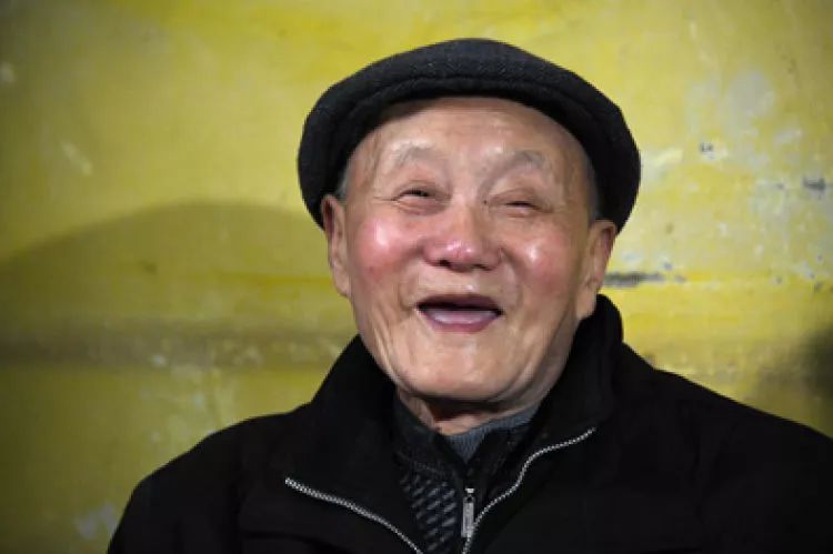 以芳华立誓不负教育强国梦,以芳华立誓背景音乐