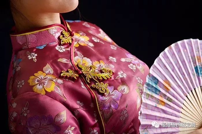 中国女孩儿穿旗袍妙不可言,旗袍所拥有的东方韵味