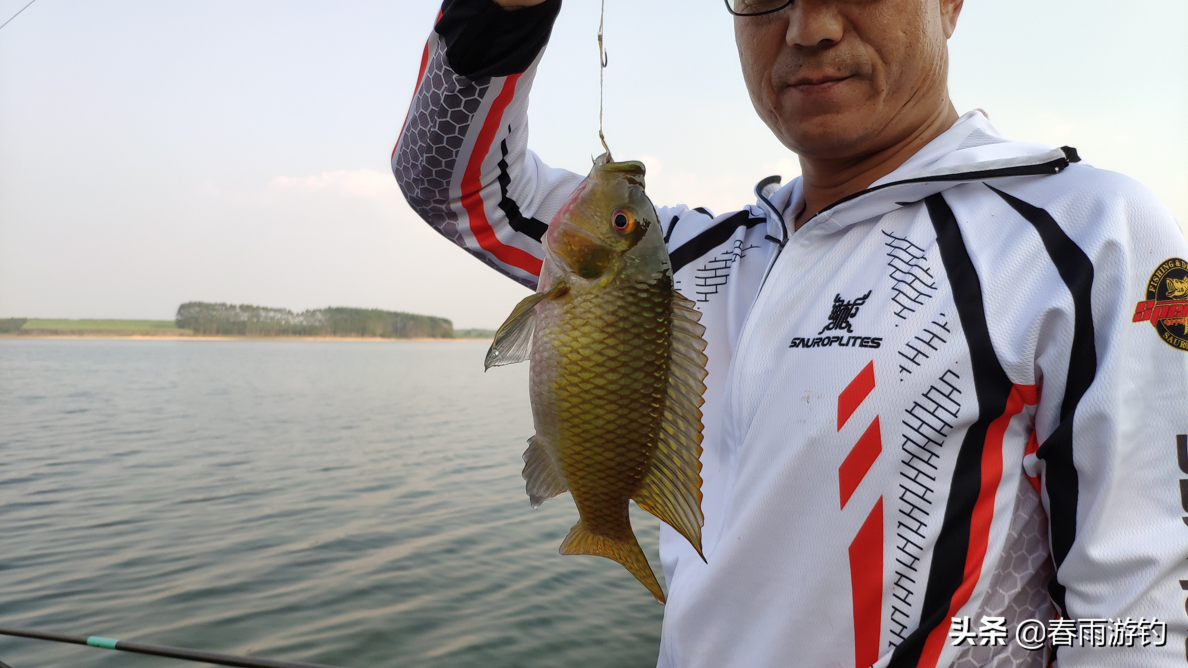 野钓小鱼闹钩怎么回事,江里流水钓鱼怎么防止走漂