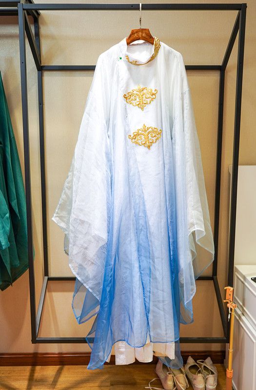 汉服配饰夏扇子,中国汉服在全球卖火爆