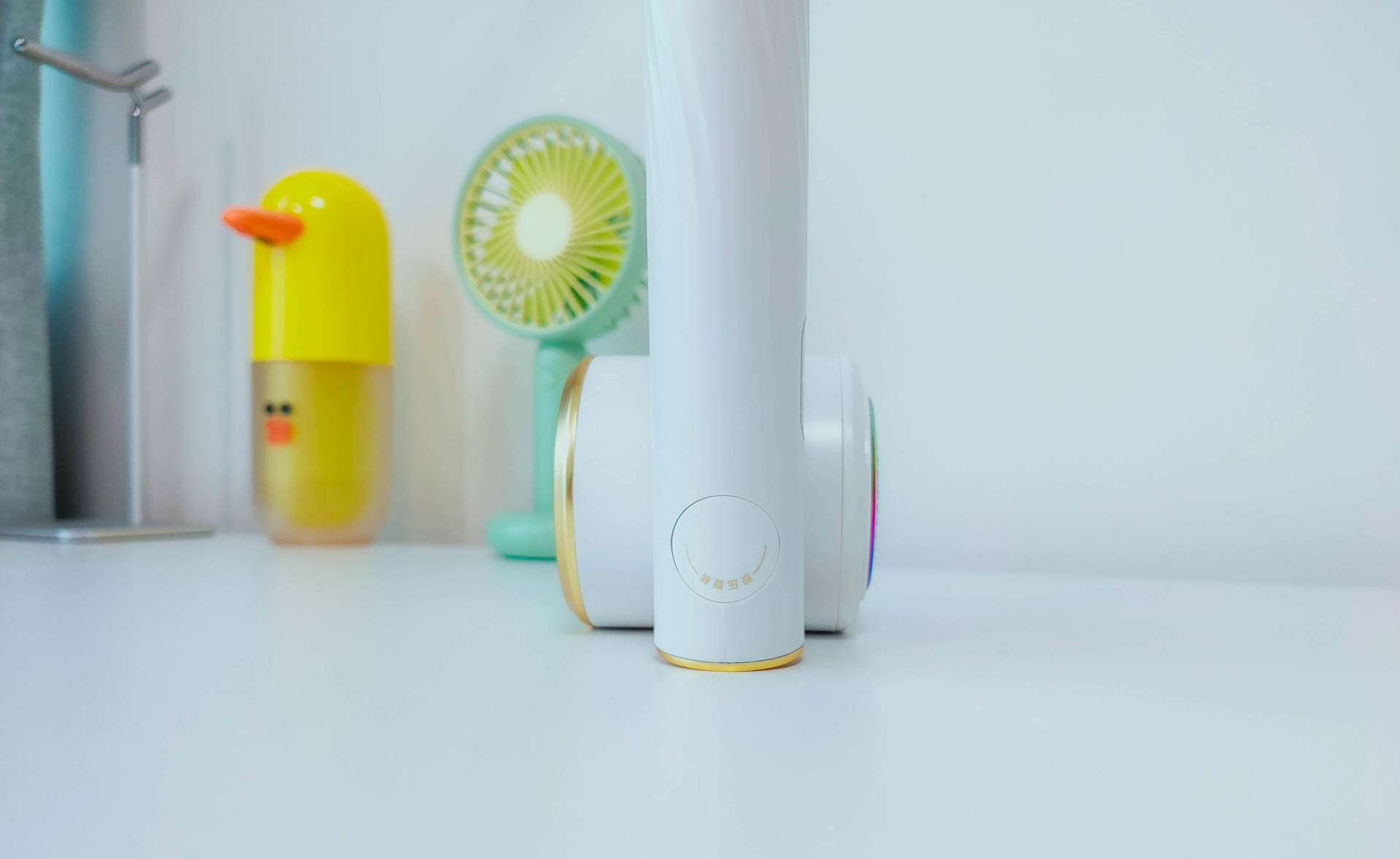 好物推荐剃毛球修剪器 (这个升级版的毛球修剪器不伤衣服)