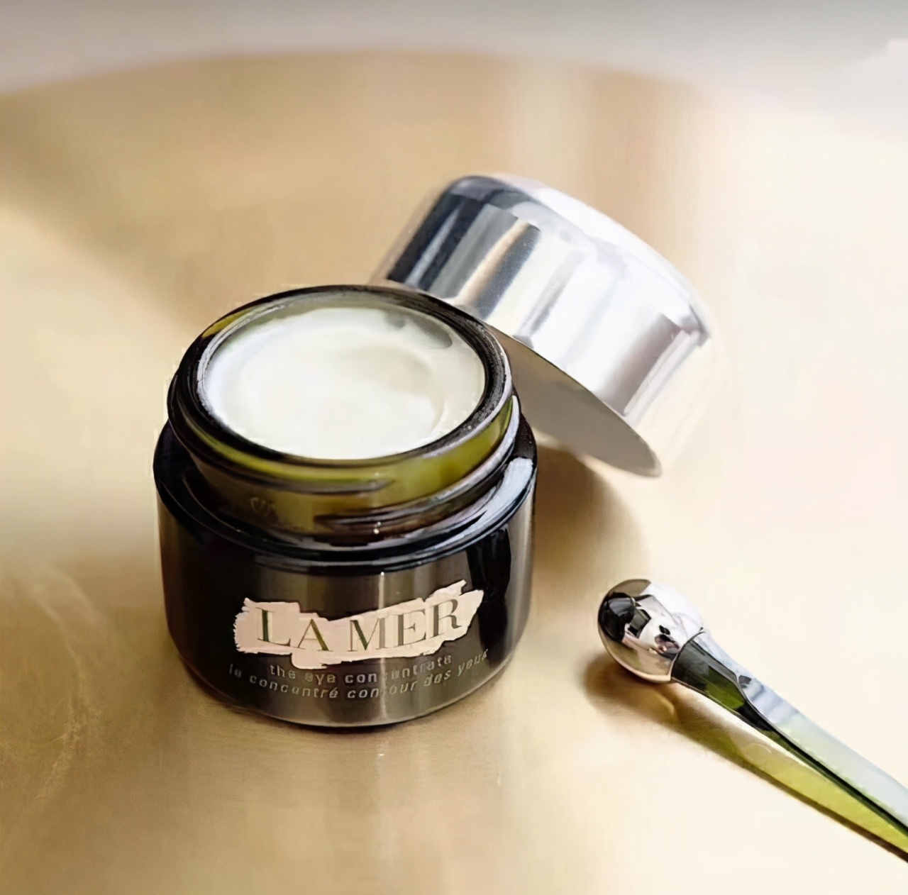 兰蔻与雅诗兰黛眼霜哪个淡纹,雅诗兰黛和兰蔻眼霜哪个淡纹好