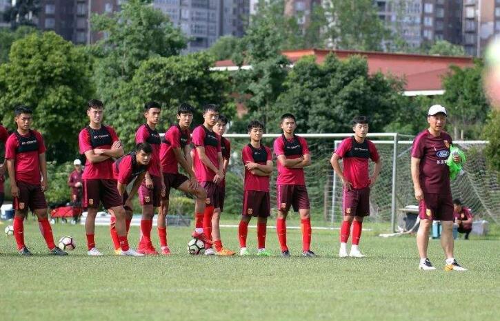 涓浗瓒崇悆涔辫薄闂,涓浗瓒崇悆涔辫薄