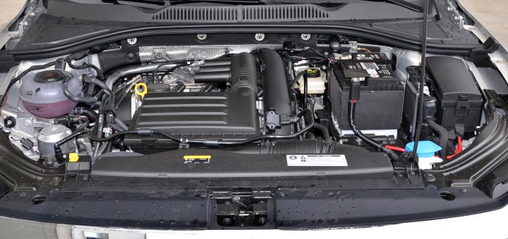 别克威朗pro和朗逸跑高速哪个更稳,朗逸1.4t和威朗1.5t哪个家用好