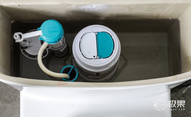 如厕冲水,厕所冲水便捷
