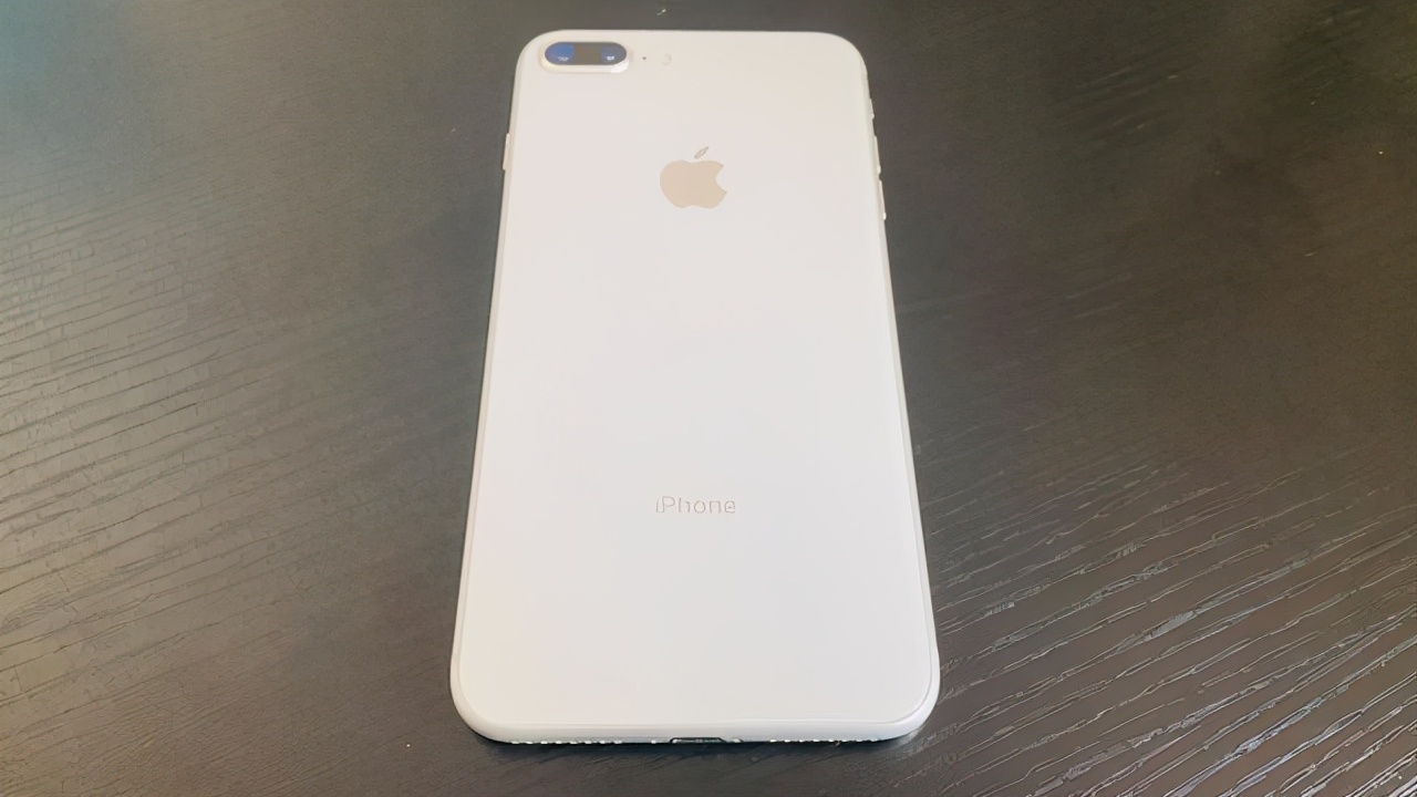 iphone8iphone12电池实测,iphone8p换官方电池性能有提升吗