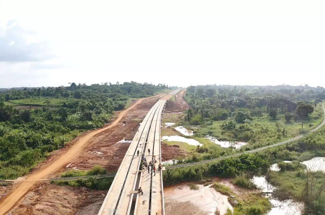 去非洲打工，能月赚10万一夜暴富，但生命要受威胁，你还愿意吗？