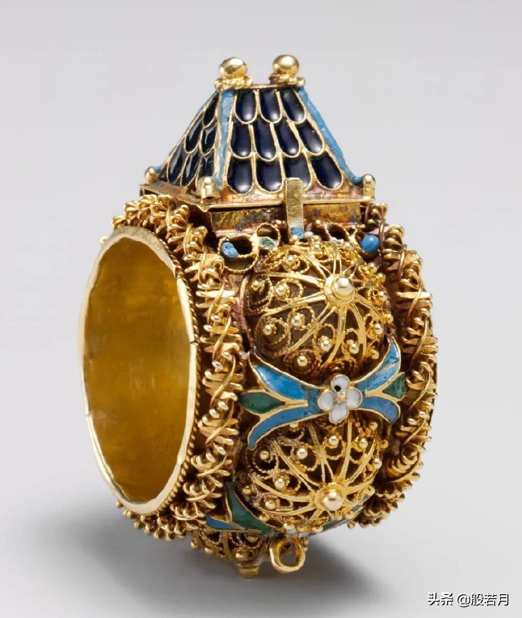 机关重重的珠宝里，除了爱情，还有毒药和刺杀