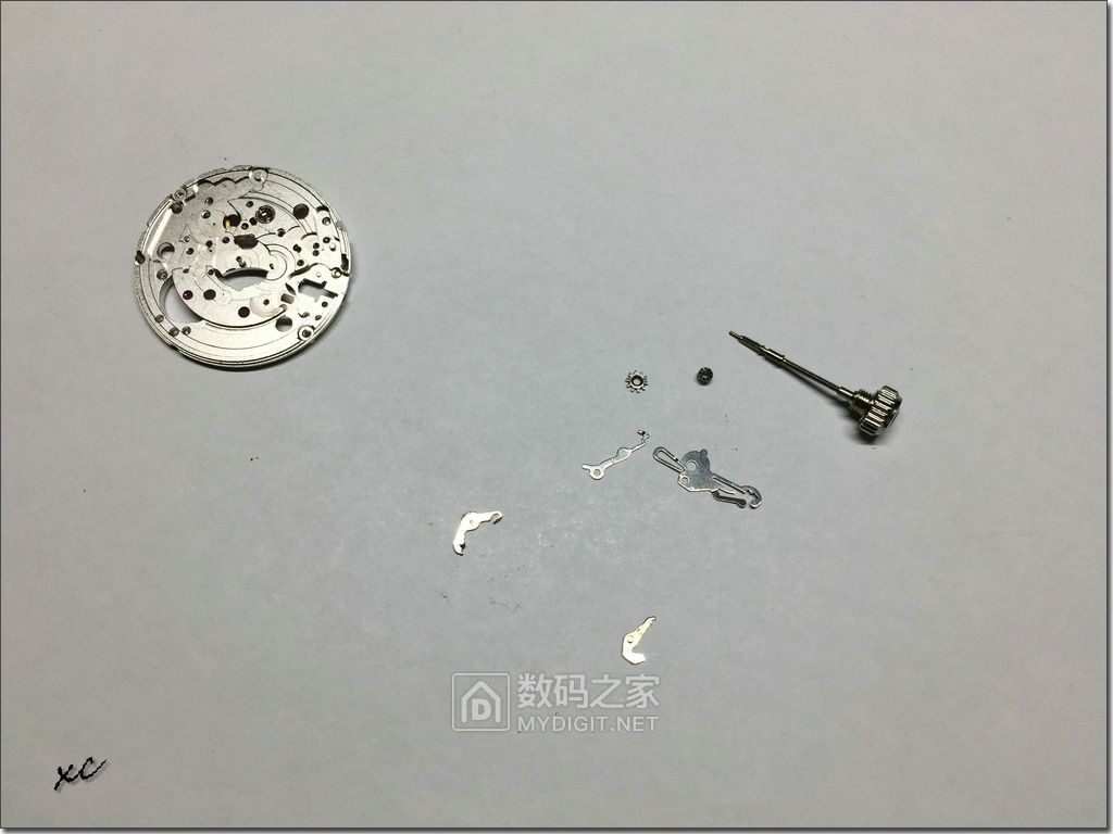 美度贝伦赛丽m8690真假对比图,美度贝伦赛丽m8690哪年上市的