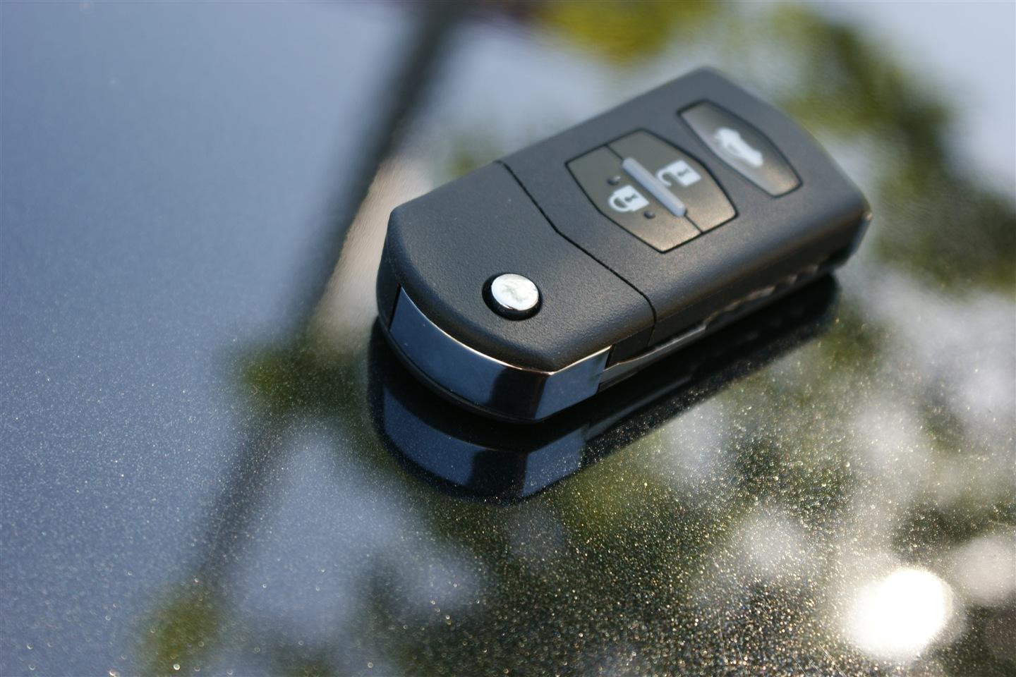 汽车钥匙丢了备用钥匙怎么开车,汽车钥匙丢了怎么做钥匙