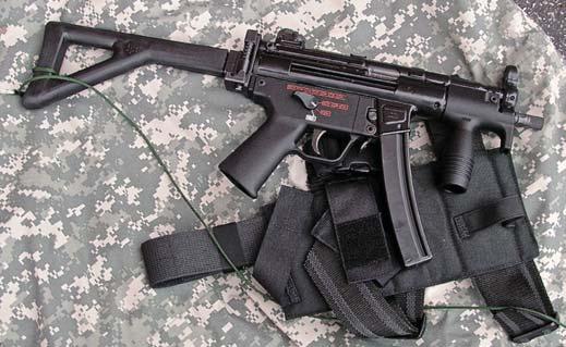 旧版改良冲锋枪,结构简单又特别耐造的冲锋枪