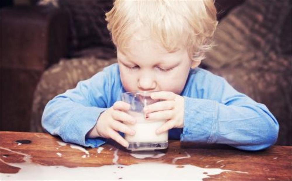 孩子身体缺钙，乳制品摄入真的不能少