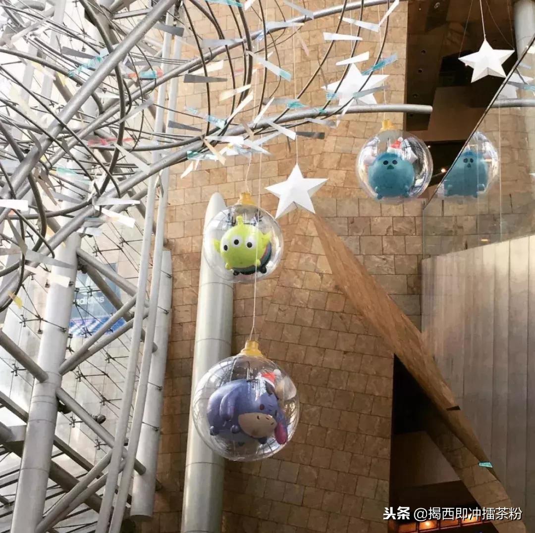 过分美丽！圣诞灯饰点亮香港：泰迪熊、比卡超、布丁狗陪你过圣诞