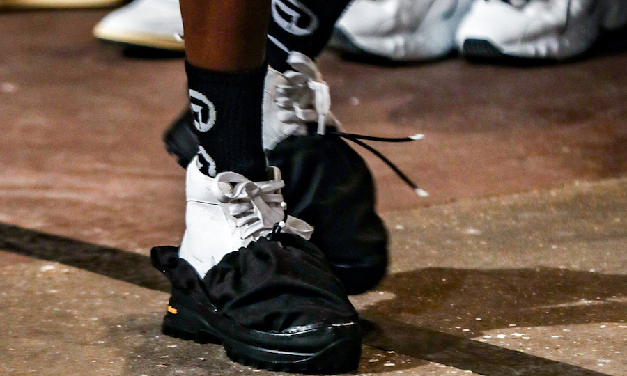 2020冬季鞋流行款,2022年秋冬季鞋流行什么颜色