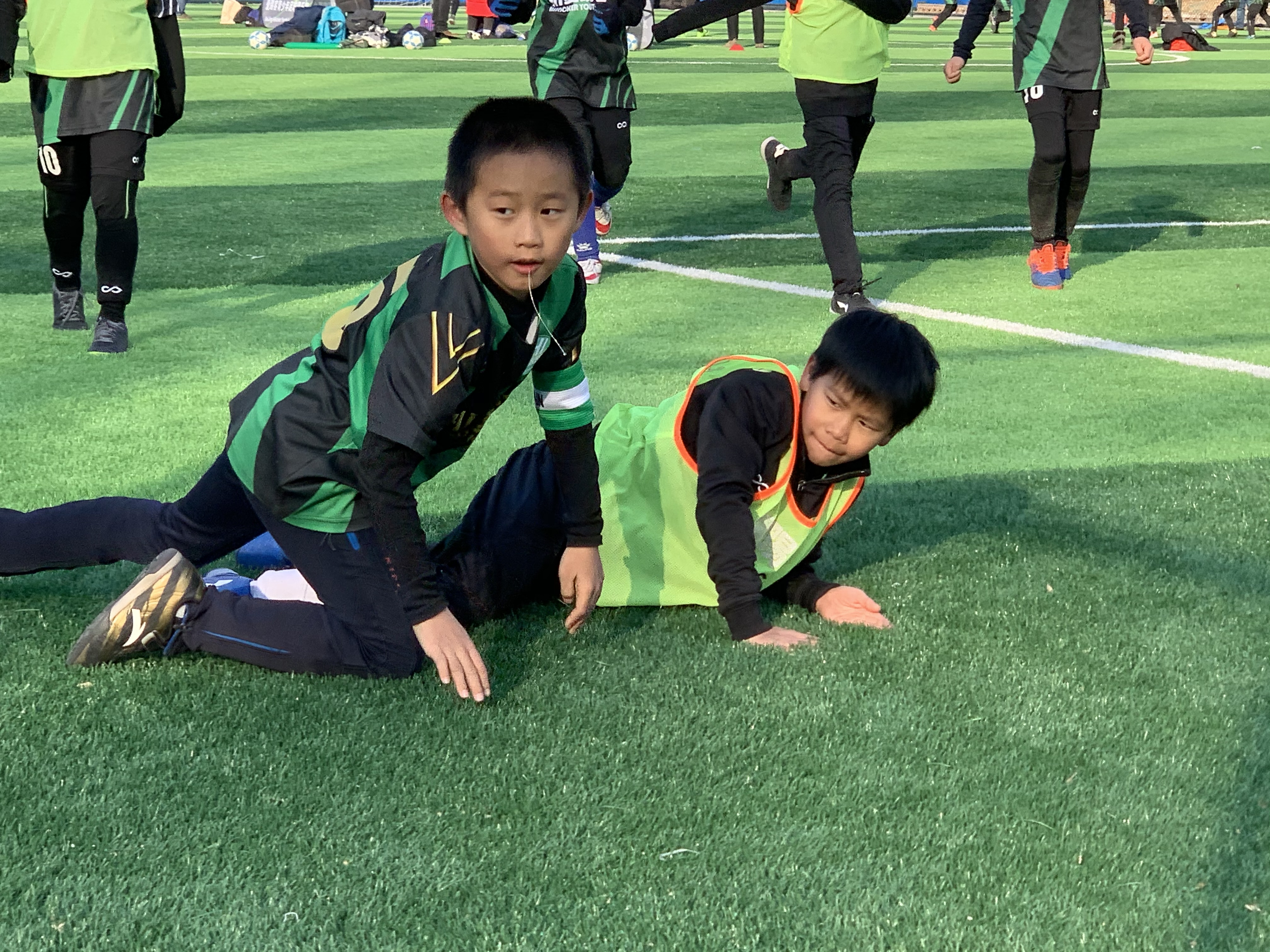 足球给家长的一封信,写给家长的一封信之足球夏令营