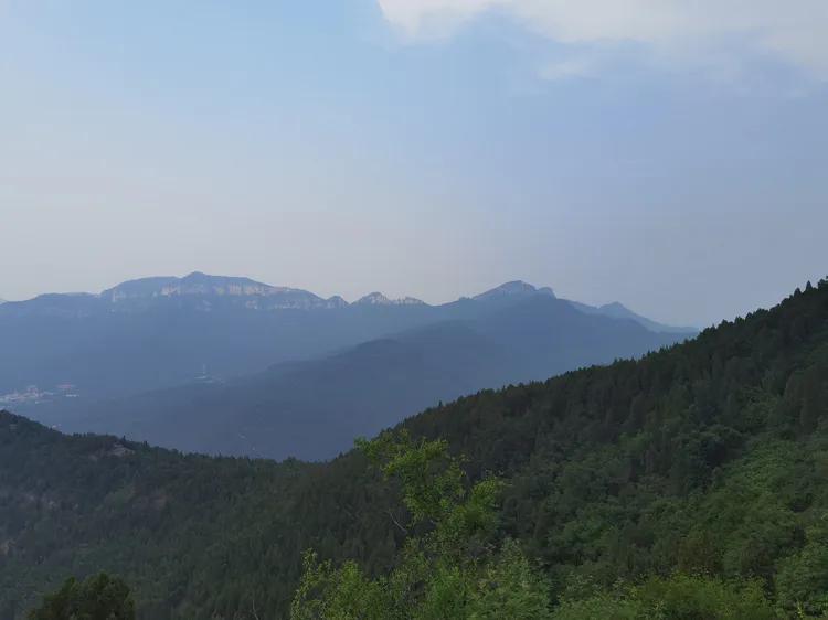 济南灵岩大佛山景区,济南灵岩寺大佛风景区