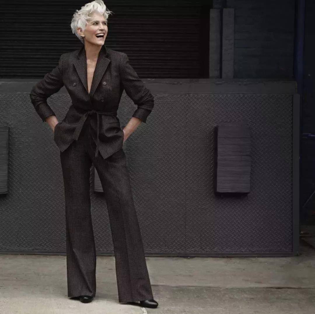 63岁全裸登上时代周刊，70岁第三次创业，她才是真正的特斯拉之母