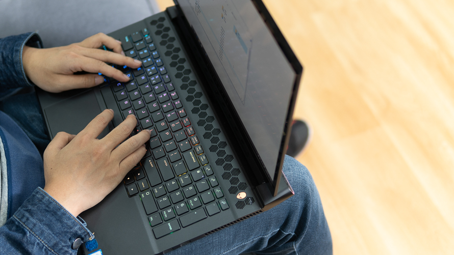 外星人alienwarex17测评,外星人alienwarem17-r2有多强