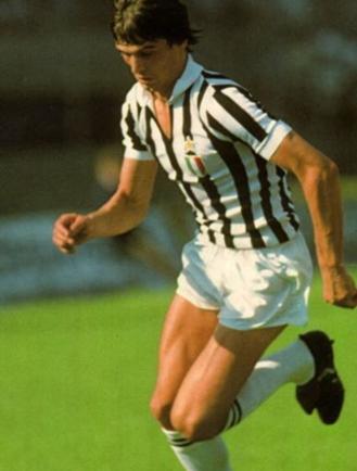 尤文图斯西甲历史最佳阵容,齐达内听到巴乔替补