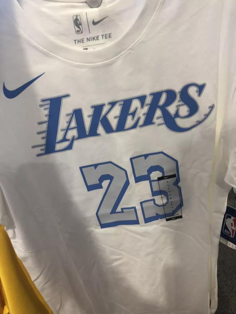 新赛季湖人球衣号码公布,湖人晒新版紫金球衣