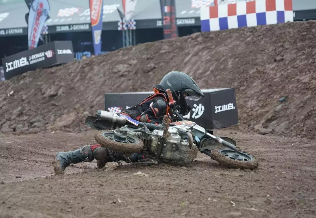 中国顶级越野摩托赛事,场面堪比kpl