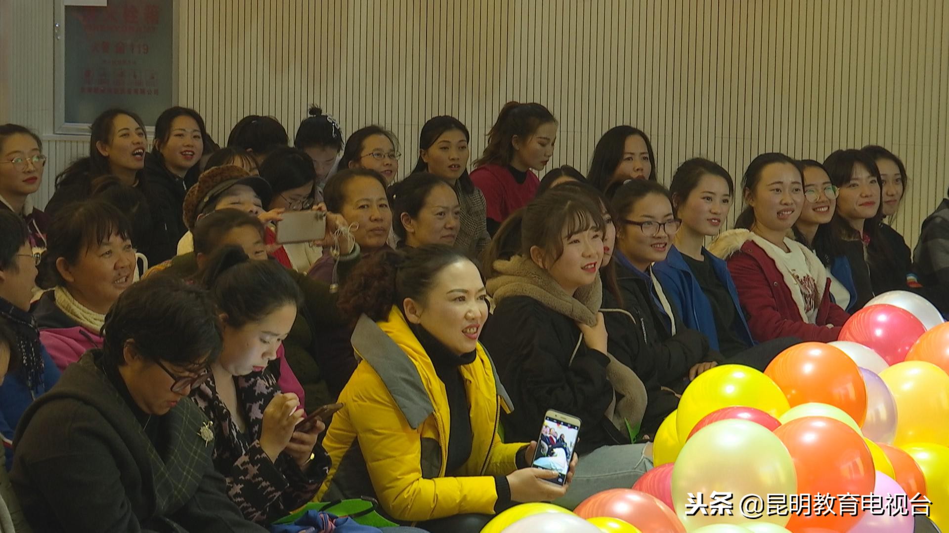 不忘初心砥砺前行大型活动献礼,不忘立德树人初心幼儿大型活动