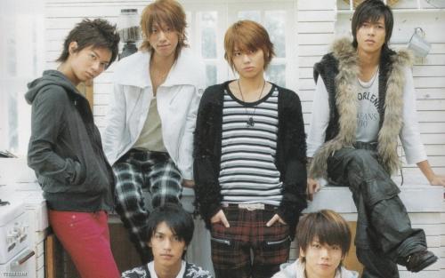 移动互联网时代的偶像工业，偶像的重新发明与粉丝身份的虚拟转向