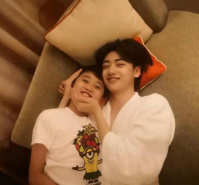 焉栩嘉弟弟抖音,焉栩嘉的弟弟多高