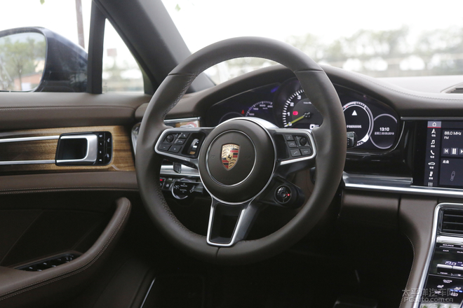 保时捷panamera混动深度测试 (全新保时捷panamera4s 2.9t试驾感受)