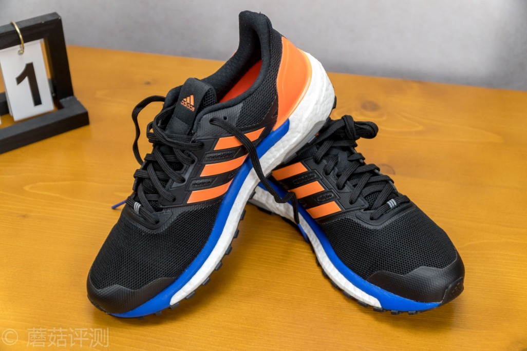 阿迪ultraboost22黑蓝,阿迪supernova和ultraboost