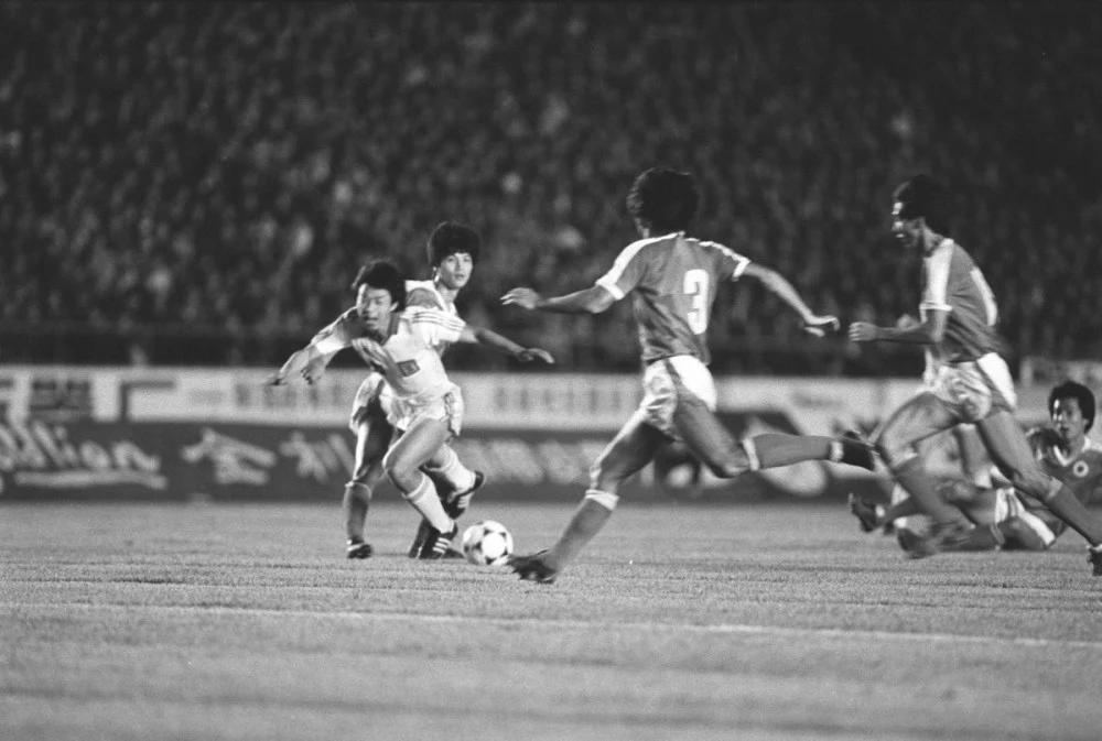 带领国足亚洲杯夺冠,亚洲杯中国男足门将