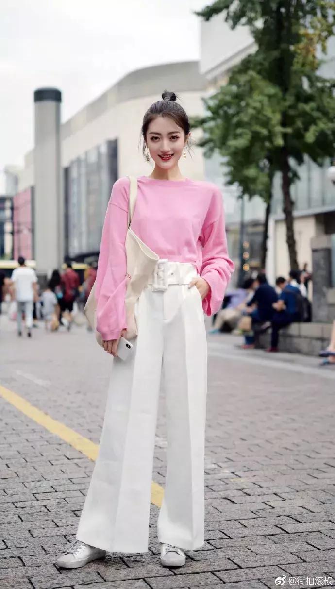 气质冬款裙子穿搭高级感,少女感十足的温柔风穿搭绿色毛衣