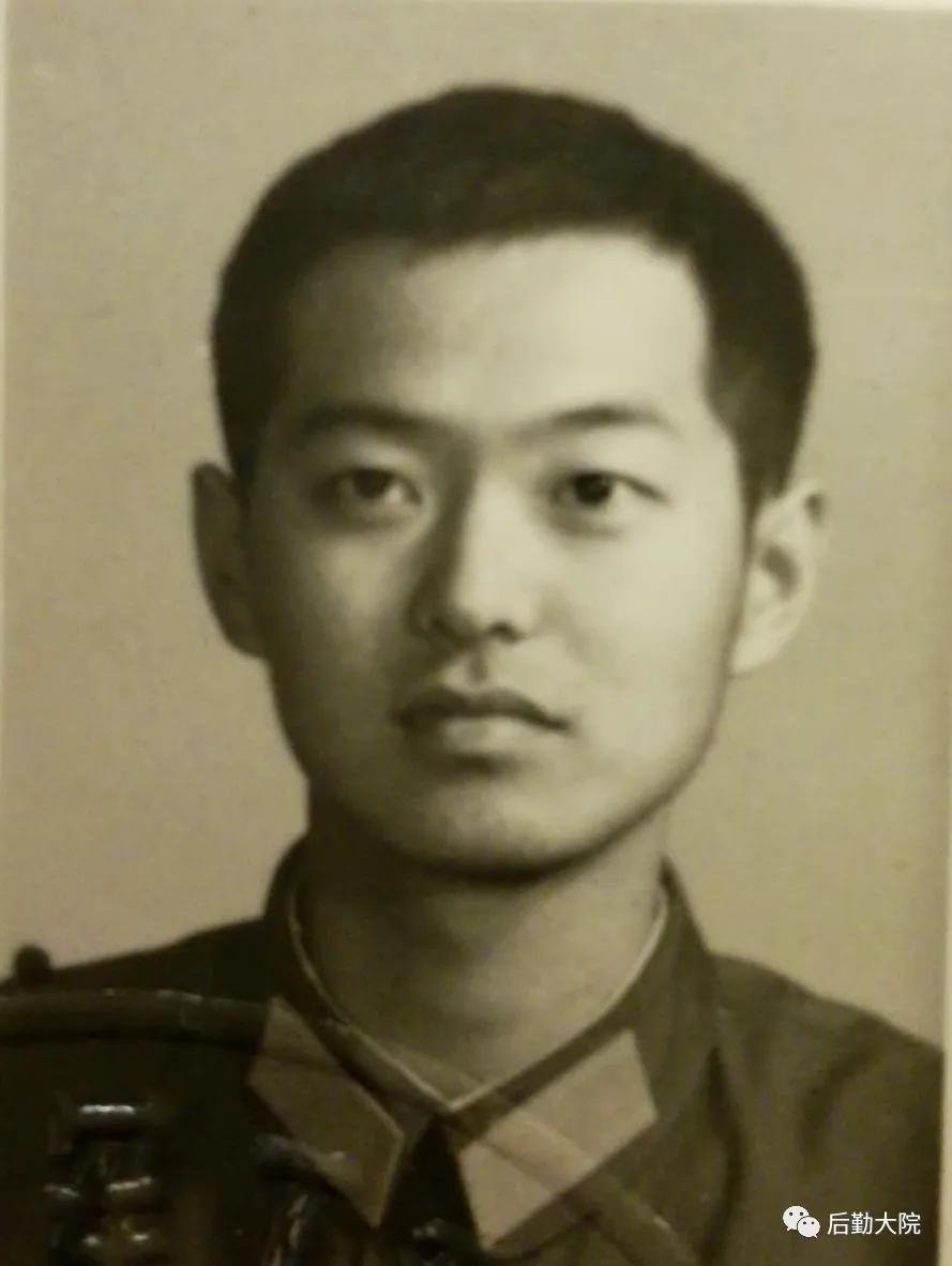 燕山脚下军校里的年轻人