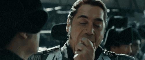 中国人吃苹果该不该削皮?这事让世界卫生组织很操心(菲李漫画)