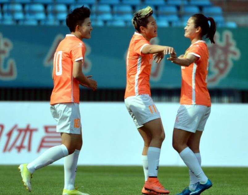 中国女足美女队长吴海燕,中国女足队长吴海燕美照