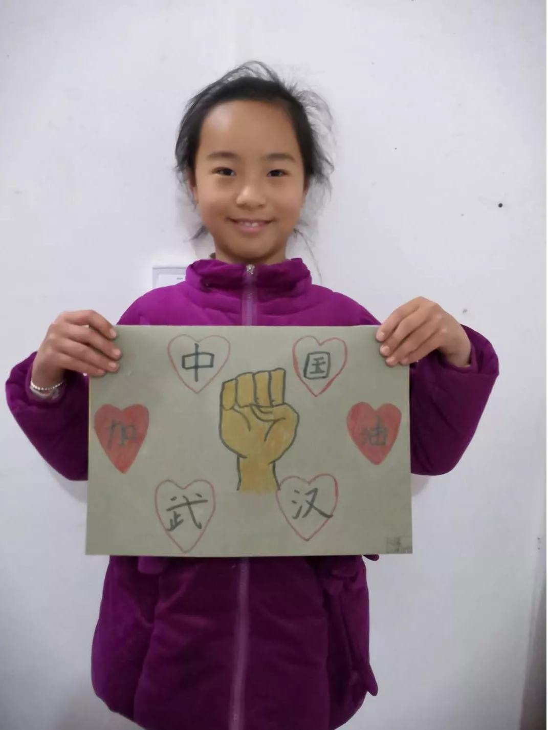 孩子们为防疫一线父母加油,深圳龙华防疫工作人员