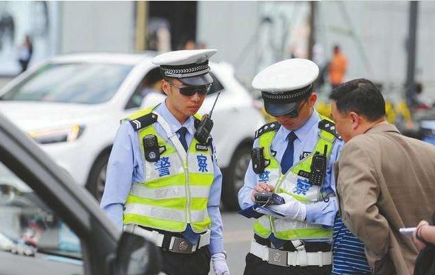 开车被撞了无责任该如何索赔,开车在路上被撞了应该怎样赔偿