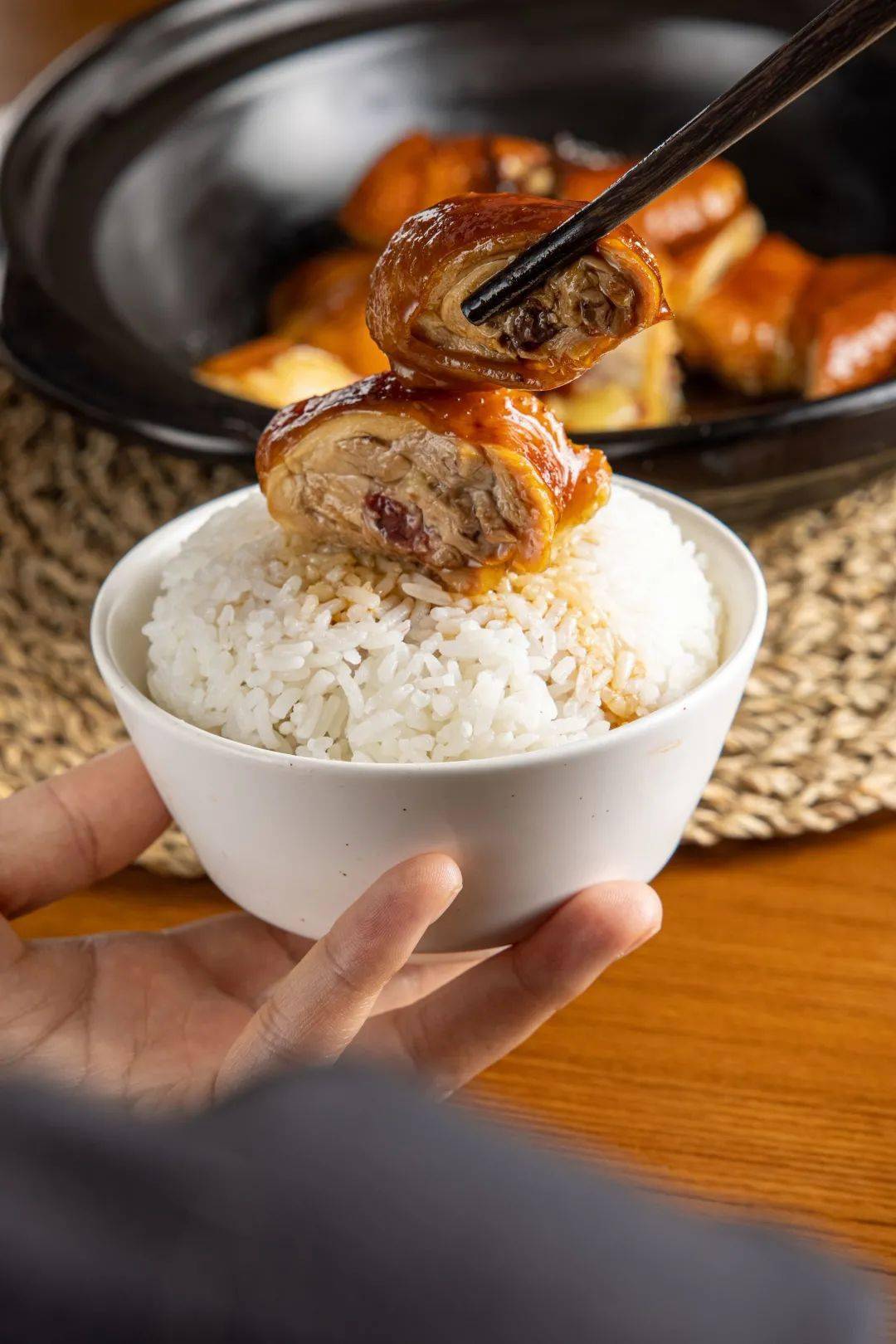 中国的电饭煲发展史 (中国第一台电饭煲)