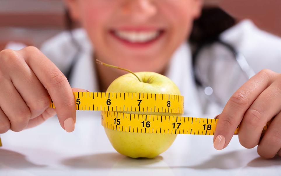 吃水果代替正餐减肥靠谱吗,不吃晚饭吃水果减肥多久见效