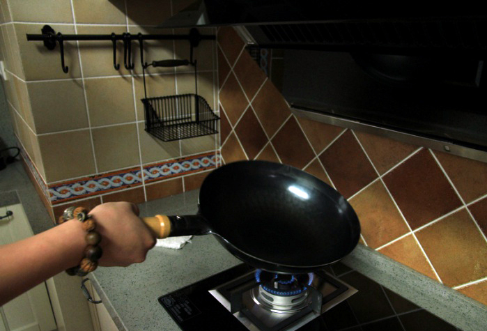 陈枝记铁锅和炊大皇哪个好,陈枝记和苏泊尔