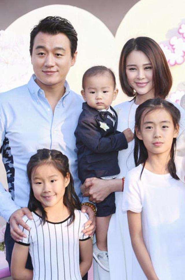 佟大为服饰穿搭,佟大为年轻时的衣服