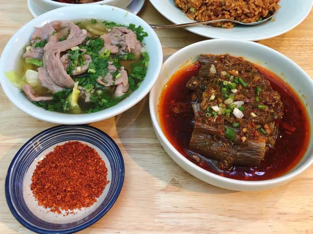 乐山古镇有哪些好吃的 (乐山攻略一日游古镇)