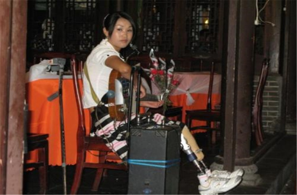 地震中失去双腿的李应霞,地震李应霞失去双腿