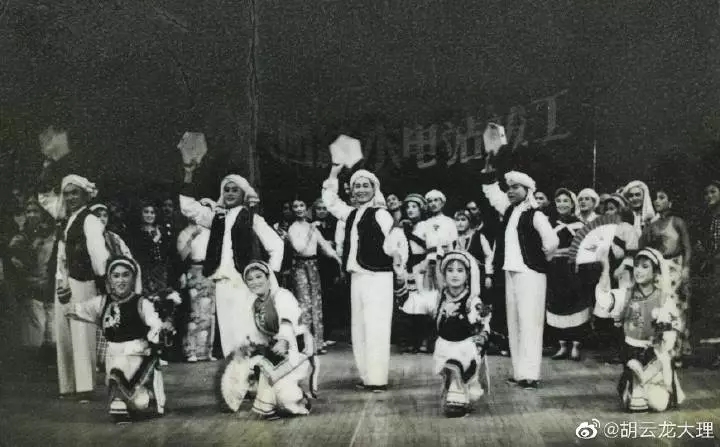 半个世纪前喜从天降上京汇演一念之差错过职业演艺生涯访何芳秀