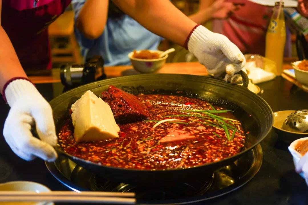 重庆以麻辣为主吗,重庆的麻辣相当于所有地方什么辣