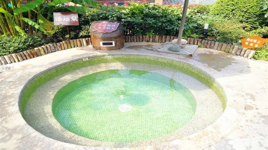 太白山凤凰温泉299住宿套餐,5.1假期太白山凤凰温泉门票团购