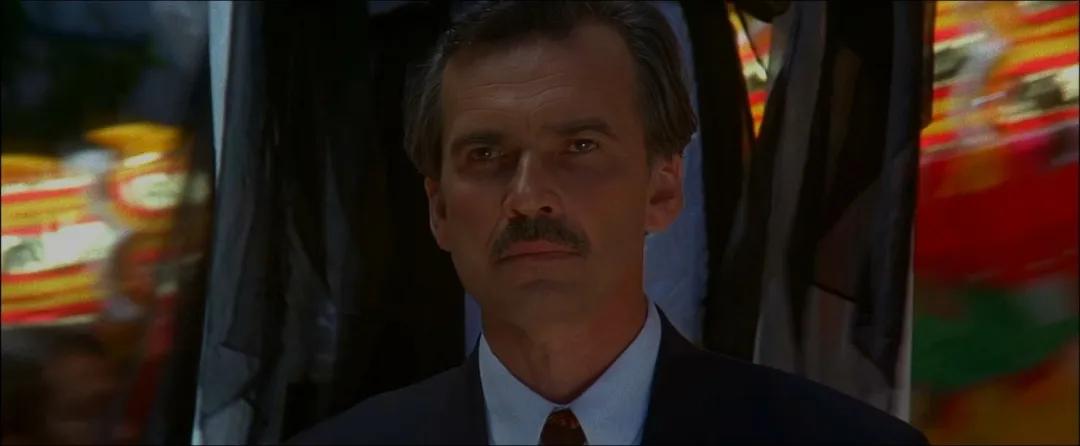 成龙差点丧命的电影镜头,拍电影险些丧命